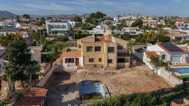 7 soverom Villa til salgs i Calpe / Calp med svømmebasseng - € 450 000 (Ref: 9782391)