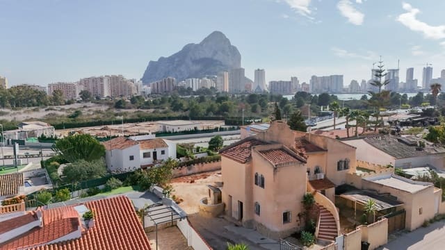 7 soverom Villa til salgs i Calpe / Calp med svømmebasseng - € 450 000 (Ref: 9782391)