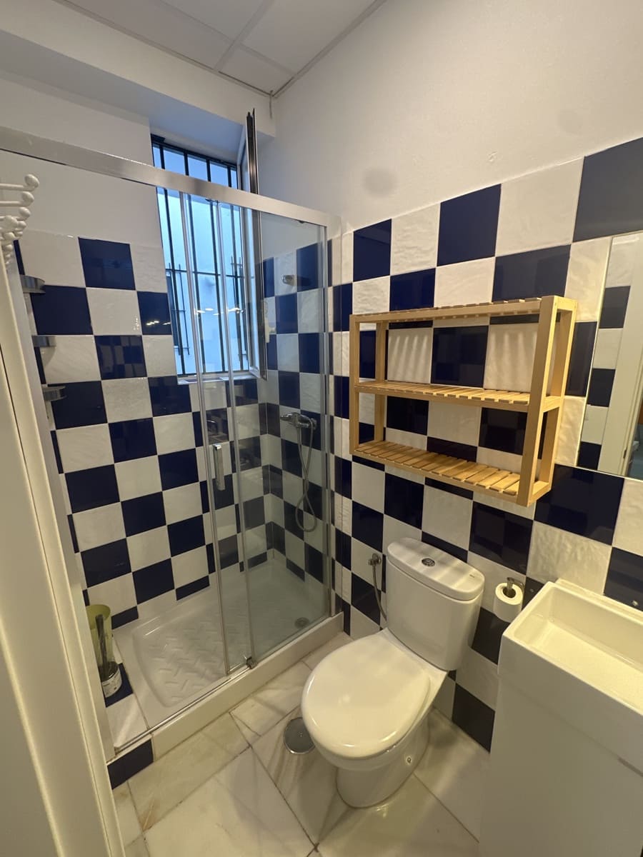 2 soveværelse Lejlighed til leje i Sevilla by - € 850 (Ref: 9815190)