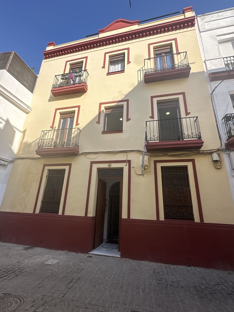 2 soveværelse Lejlighed til leje i Sevilla by - € 850 (Ref: 9815190)
