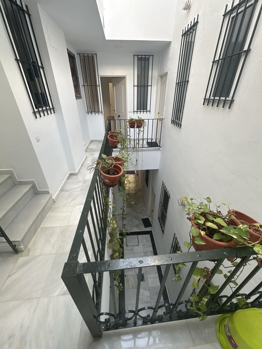 2 soveværelse Lejlighed til leje i Sevilla by - € 850 (Ref: 9815190)