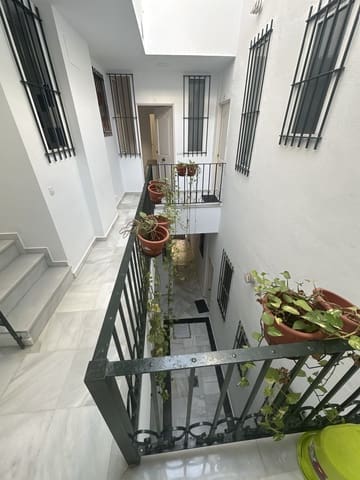 2 soveværelse Lejlighed til leje i Feria, Sevilla by - € 850 (Ref: 9815190)