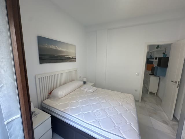 2 soveværelse Lejlighed til leje i Feria, Sevilla by - € 850 (Ref: 9815190)