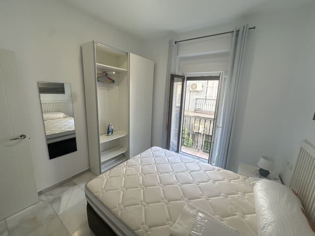 2 soveværelse Lejlighed til leje i Feria, Sevilla by - € 850 (Ref: 9815190)