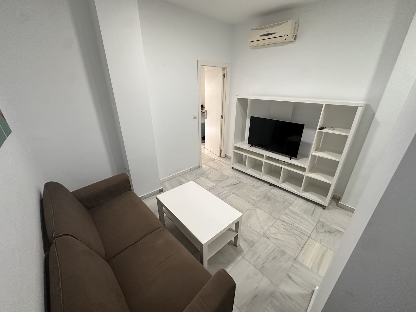 1 slaapkamer Appartement te huur in Sevilla stad - € 850 (Ref: 9826686)