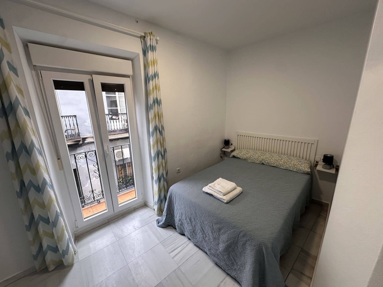 1 slaapkamer Appartement te huur in Sevilla stad - € 850 (Ref: 9826686)