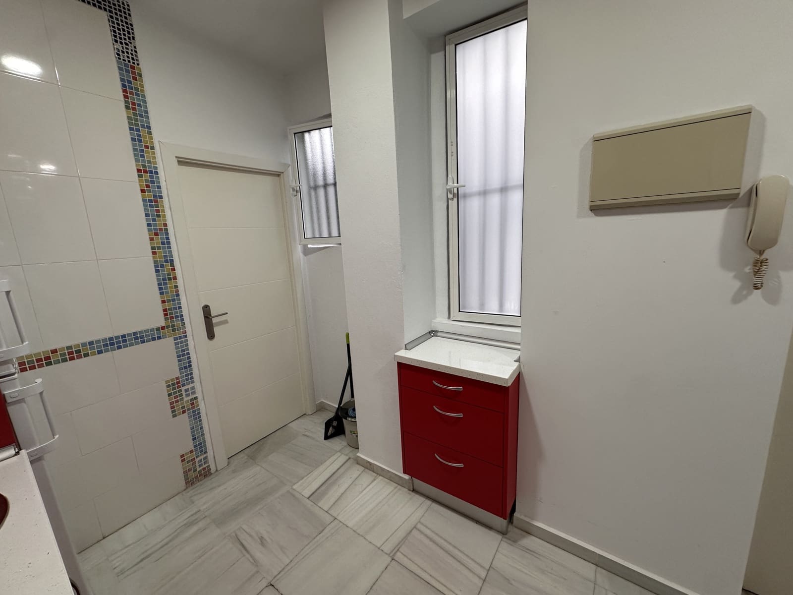 1 slaapkamer Appartement te huur in Sevilla stad - € 850 (Ref: 9826686)