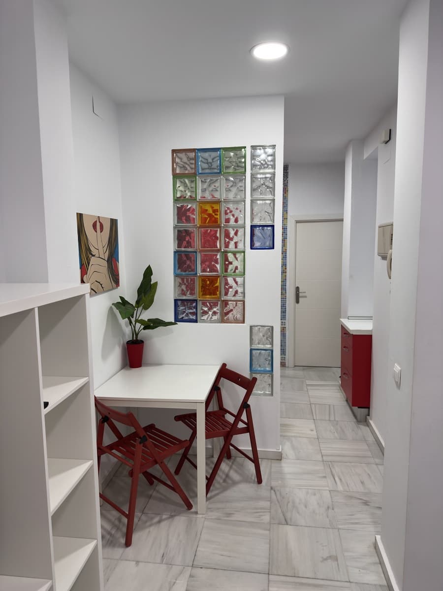 1 slaapkamer Appartement te huur in Sevilla stad - € 850 (Ref: 9826686)