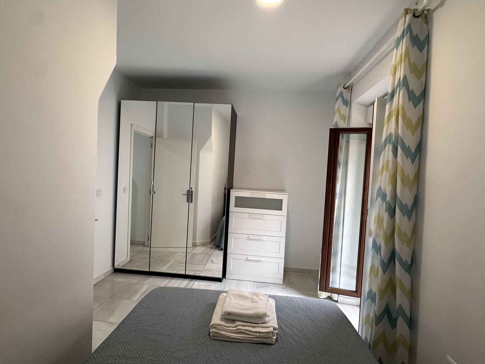 1 slaapkamer Appartement te huur in Sevilla stad - € 850 (Ref: 9826686)