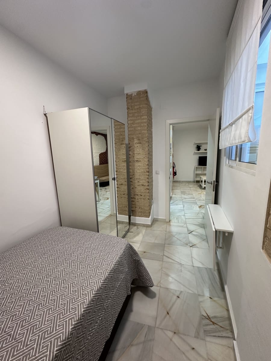 2 slaapkamer Appartement te huur in Sevilla stad - € 950 (Ref: 9826687)