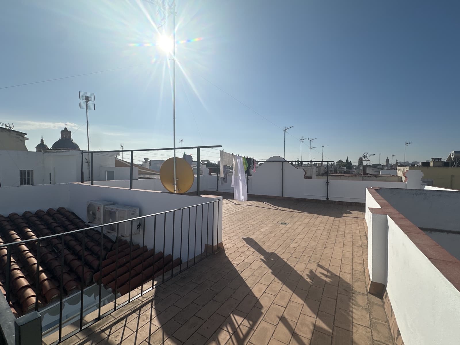 2 slaapkamer Appartement te huur in Sevilla stad - € 950 (Ref: 9826687)