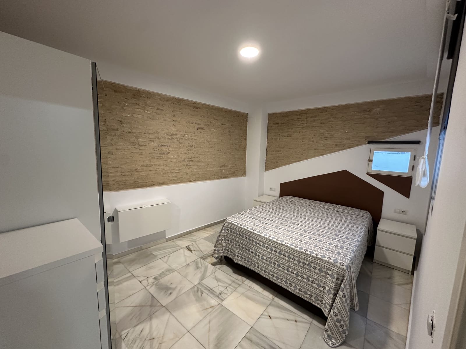 2 slaapkamer Appartement te huur in Sevilla stad - € 950 (Ref: 9826687)