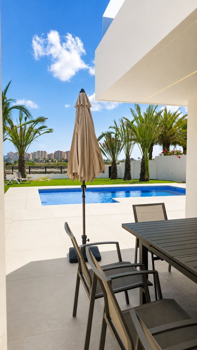 5 chambre Villa/Maison à vendre à La Manga del Mar Menor avec piscine garage - 1 500 000 € (Ref: 10124696)