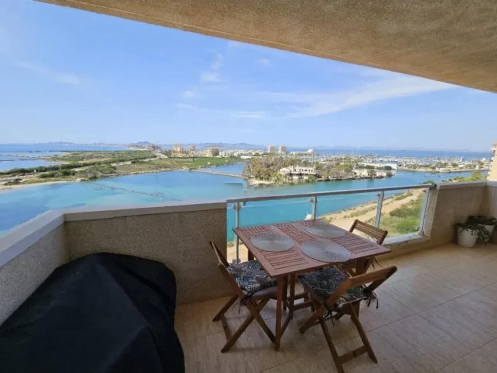 1 quarto Apartamento para arrendar em La Manga del Mar Menor com piscina garagem - 800 € (Ref: 10124735)