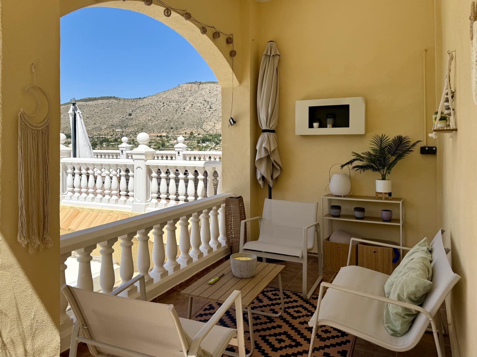 8 slaapkamer Villa te koop in Hondon de las Nieves met zwembad - € 900.000 (Ref: 9759376)