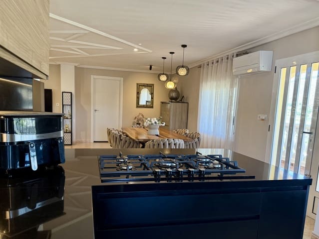 8 slaapkamer Villa te koop in Hondón de las Nieves met zwembad - € 900.000 (Ref: 9759376)