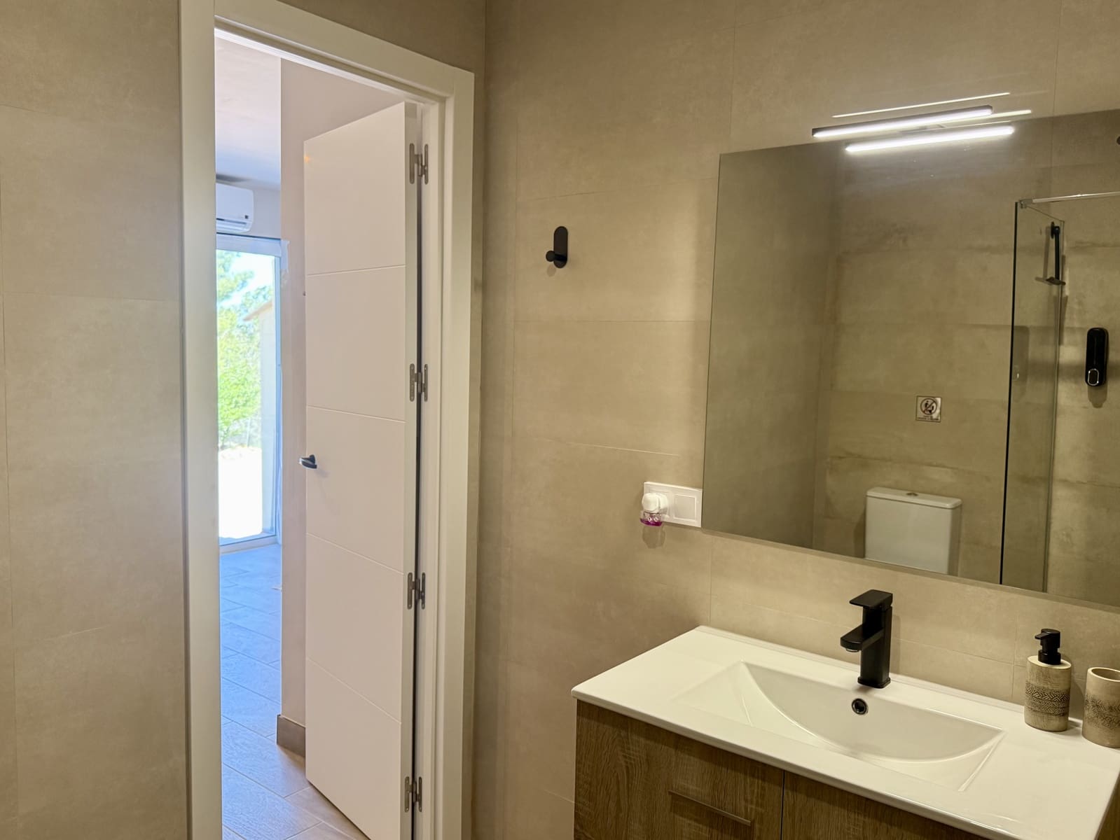 8 slaapkamer Villa te koop in Hondon de las Nieves met zwembad - € 900.000 (Ref: 9759376)