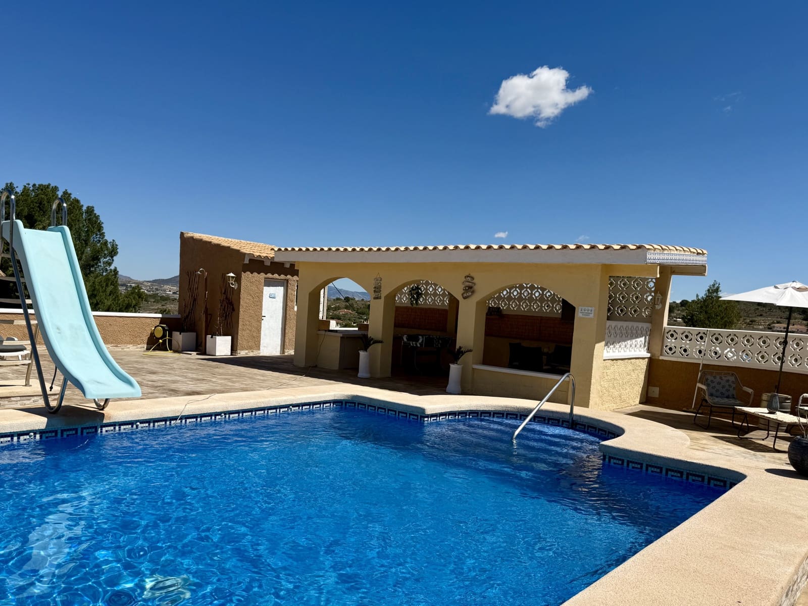 8 slaapkamer Villa te koop in Hondon de las Nieves met zwembad - € 900.000 (Ref: 9759376)