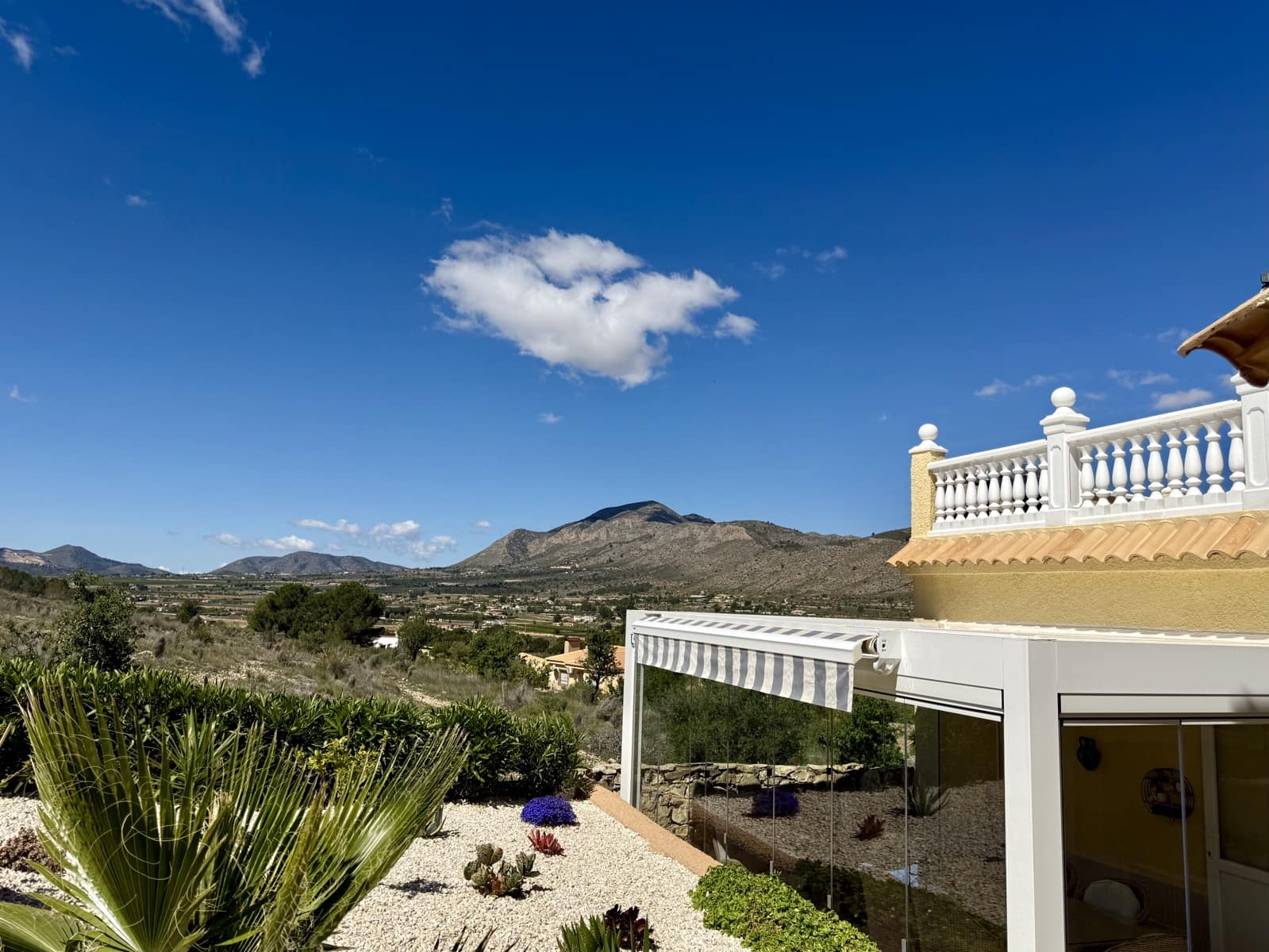 8 slaapkamer Villa te koop in Hondon de las Nieves met zwembad - € 900.000 (Ref: 9759376)