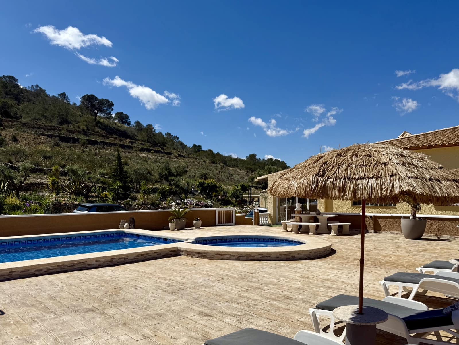 8 slaapkamer Villa te koop in Hondon de las Nieves met zwembad - € 900.000 (Ref: 9759376)