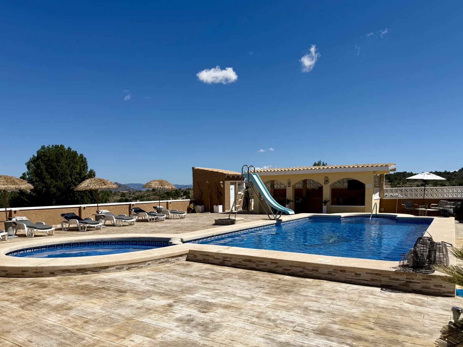 8 slaapkamer Villa te koop in Hondon de las Nieves met zwembad - € 900.000 (Ref: 9759376)