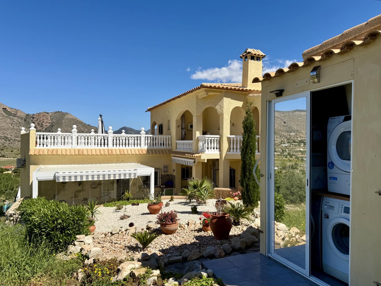 8 slaapkamer Villa te koop in Hondon de las Nieves met zwembad - € 900.000 (Ref: 9759376)