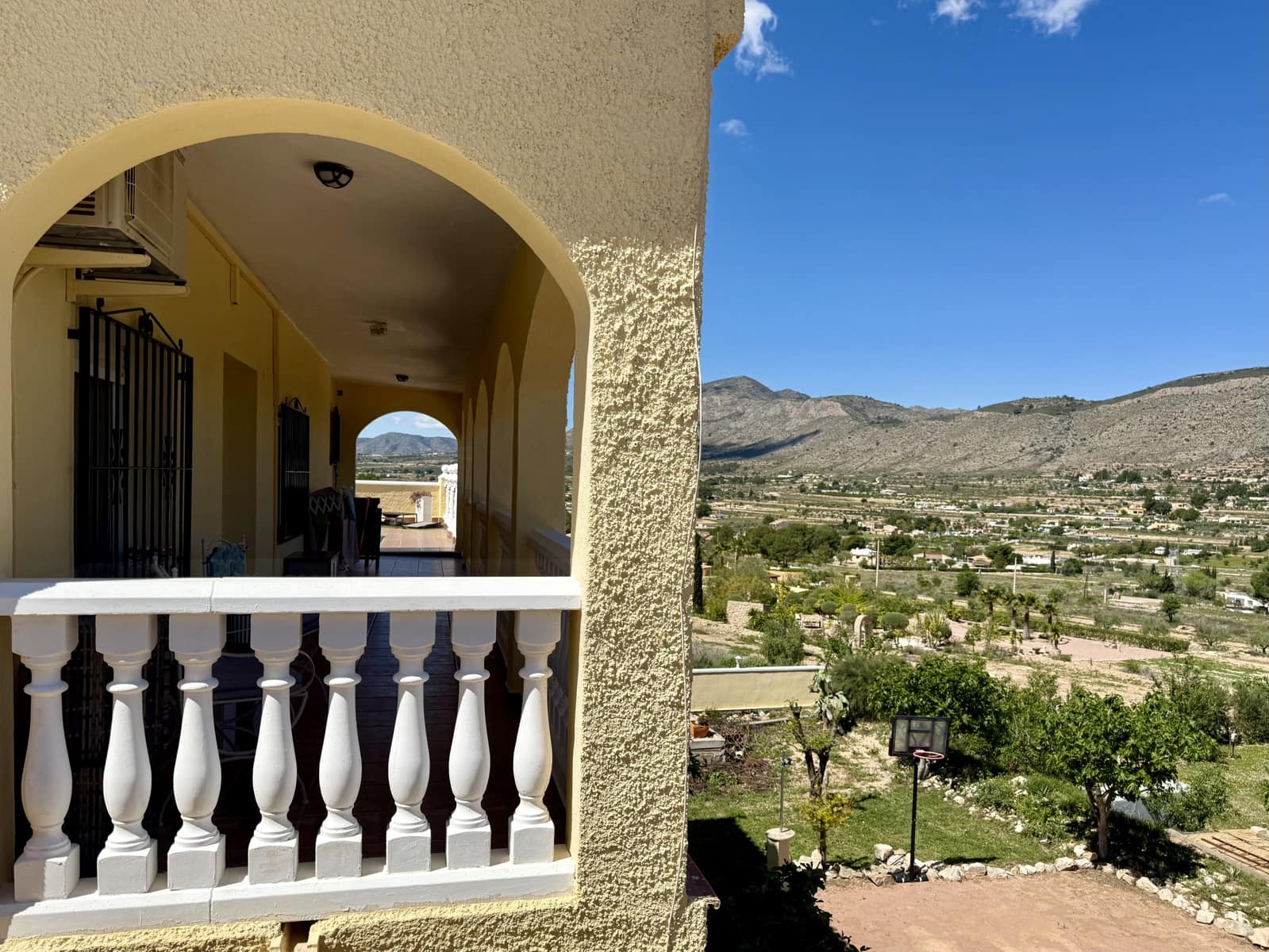 8 slaapkamer Villa te koop in Hondon de las Nieves met zwembad - € 900.000 (Ref: 9759376)