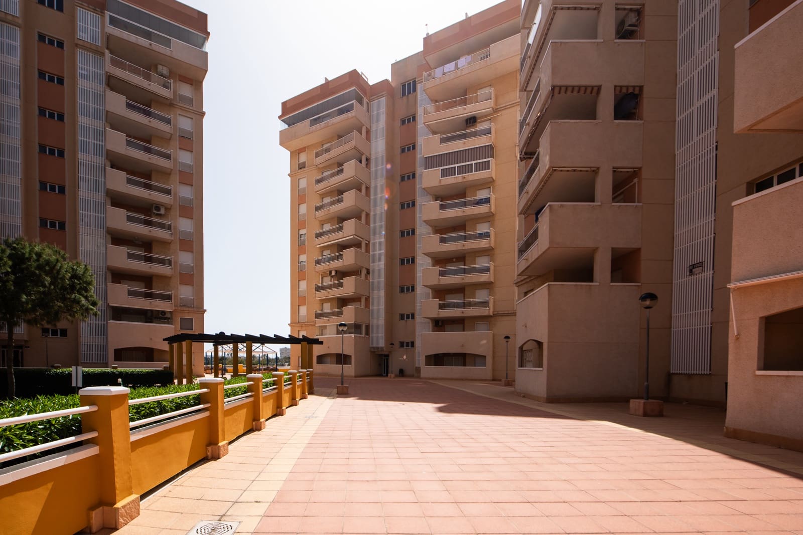 3 soverom Leilighet til salgs i La Manga del Mar Menor med svømmebasseng garasje - € 199 000 (Ref: 9773540)