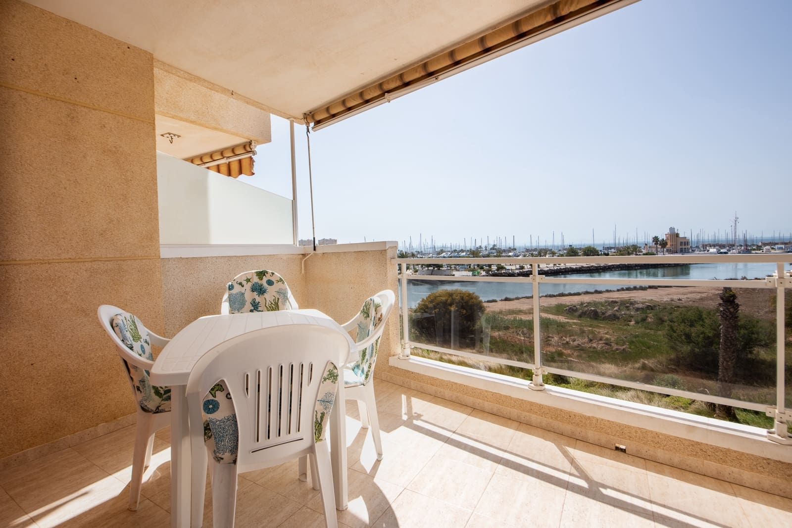 3 soverom Leilighet til salgs i La Manga del Mar Menor med svømmebasseng garasje - € 199 000 (Ref: 9773540)