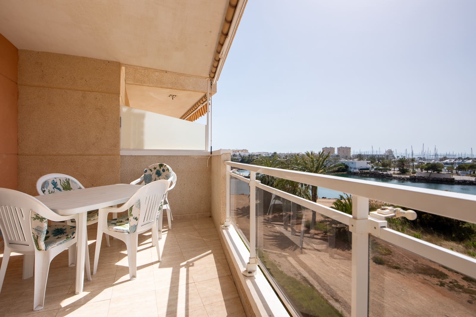 3 soverom Leilighet til salgs i La Manga del Mar Menor med svømmebasseng garasje - € 199 000 (Ref: 9773540)