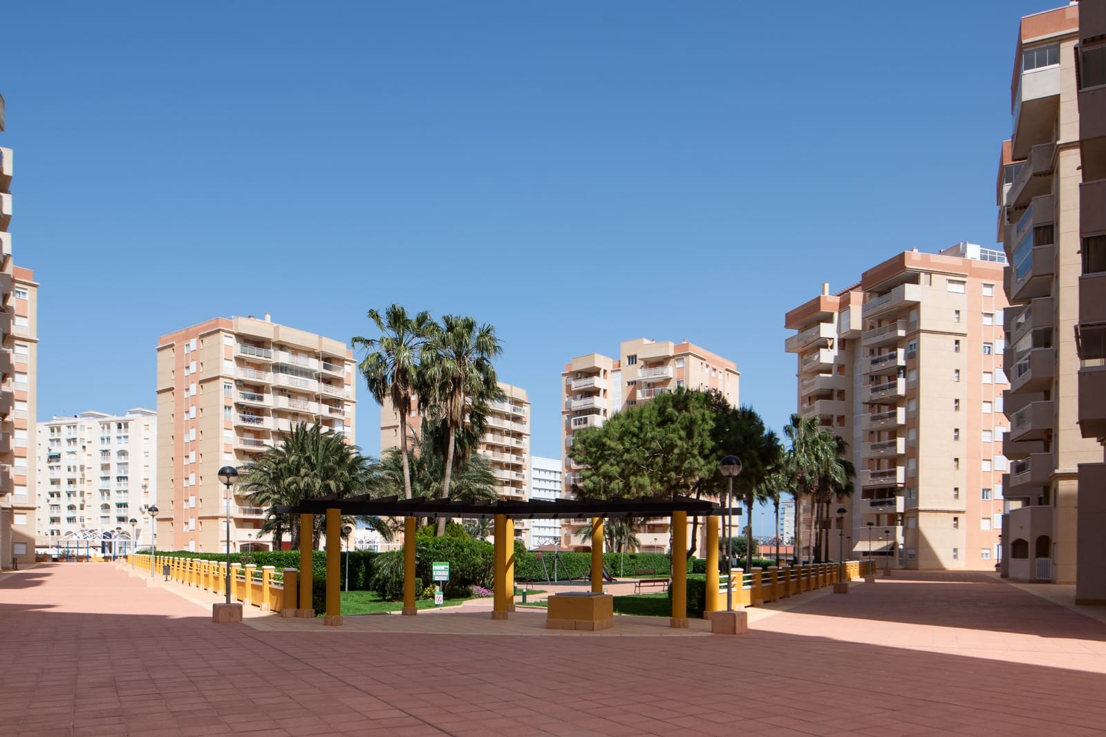 3 soverom Leilighet til salgs i La Manga del Mar Menor med svømmebasseng garasje - € 199 000 (Ref: 9773540)