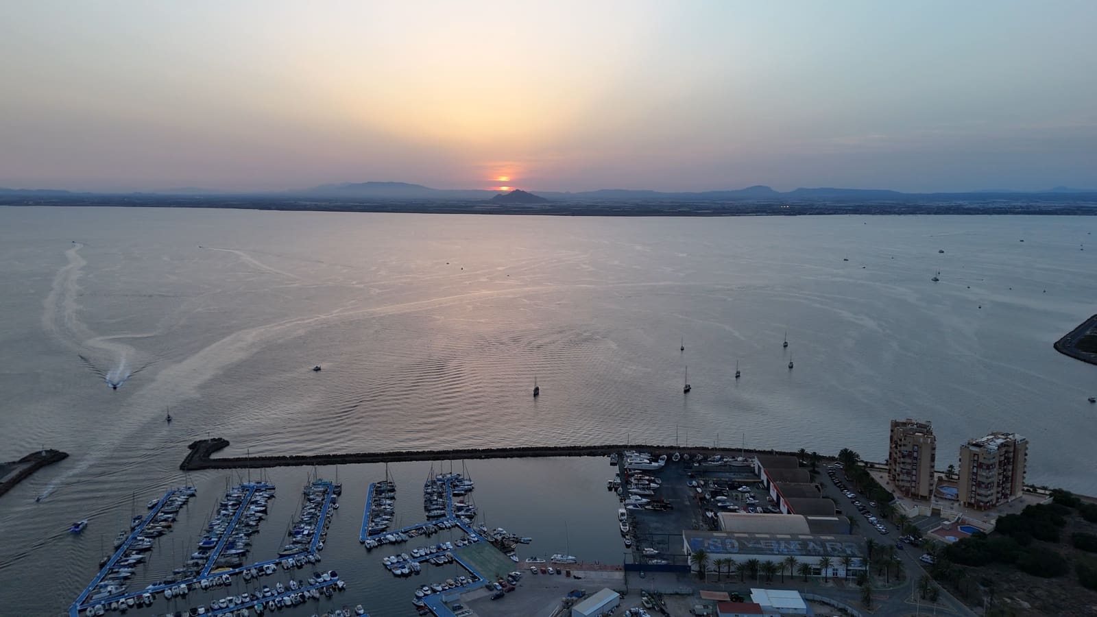 3 soverom Leilighet til salgs i La Manga del Mar Menor med svømmebasseng garasje - € 199 000 (Ref: 9773540)