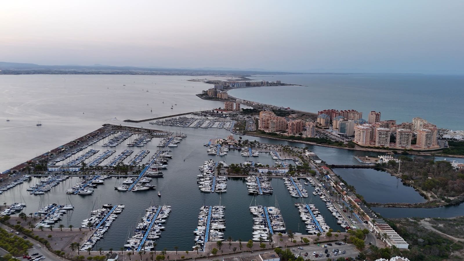 3 soverom Leilighet til salgs i La Manga del Mar Menor med svømmebasseng garasje - € 199 000 (Ref: 9773540)