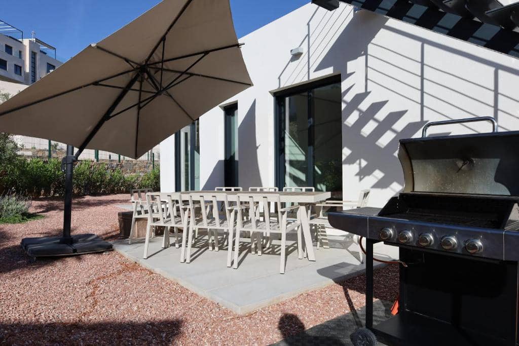 4 makuuhuone Huvila vuokrattavana paikassa Orihuela mukana uima-altaan 
autotalli - 2 500 € (Ref: 9778406)