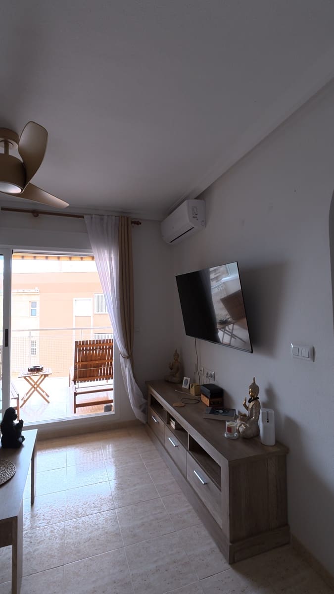 1 soveværelse Lejlighed til salg i La Manga del Mar Menor med swimmingpool garage - € 145.000 (Ref: 9778569)