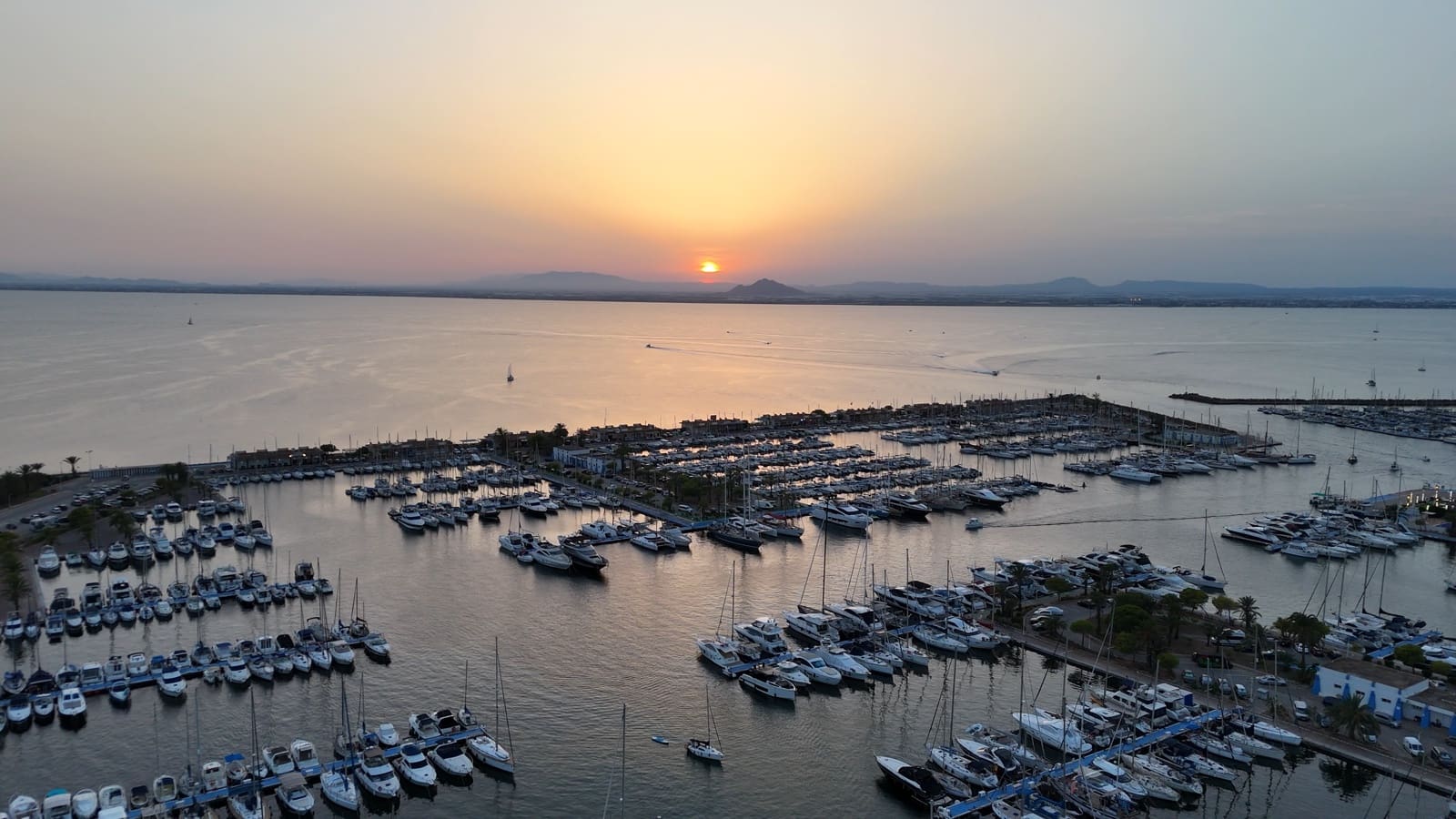 1 soveværelse Lejlighed til salg i La Manga del Mar Menor med swimmingpool garage - € 145.000 (Ref: 9778569)