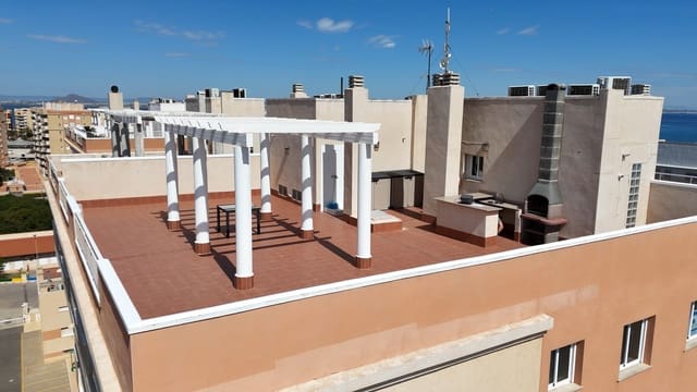 3 sovrum Takvåning till salu i La Manga del Mar Menor med pool - 299 000 € (Ref: 9818645)
