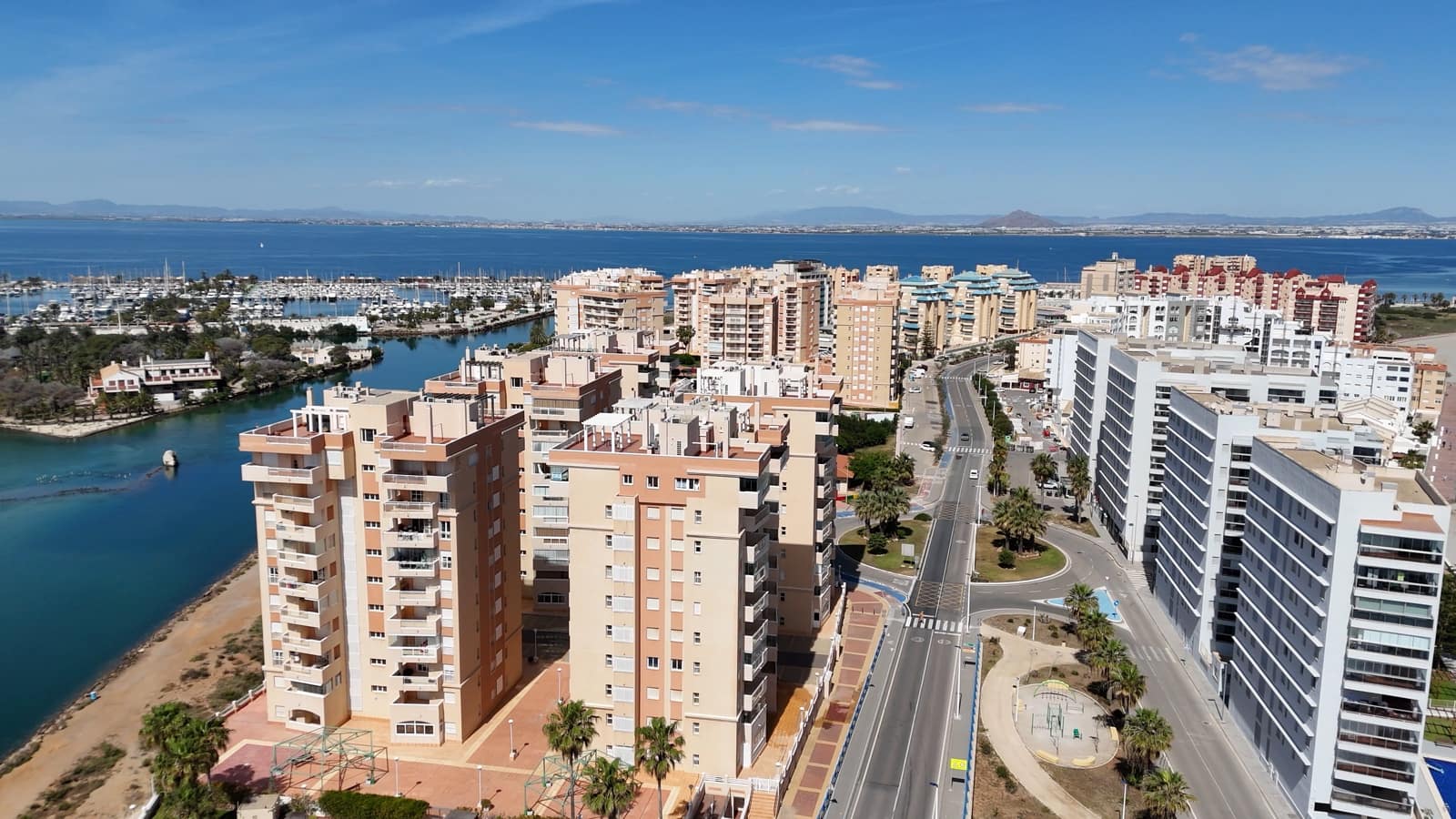 3 Zimmer Penthouse zu verkaufen in La Manga del Mar Menor mit Pool - 299.000 € (Ref: 9818645)