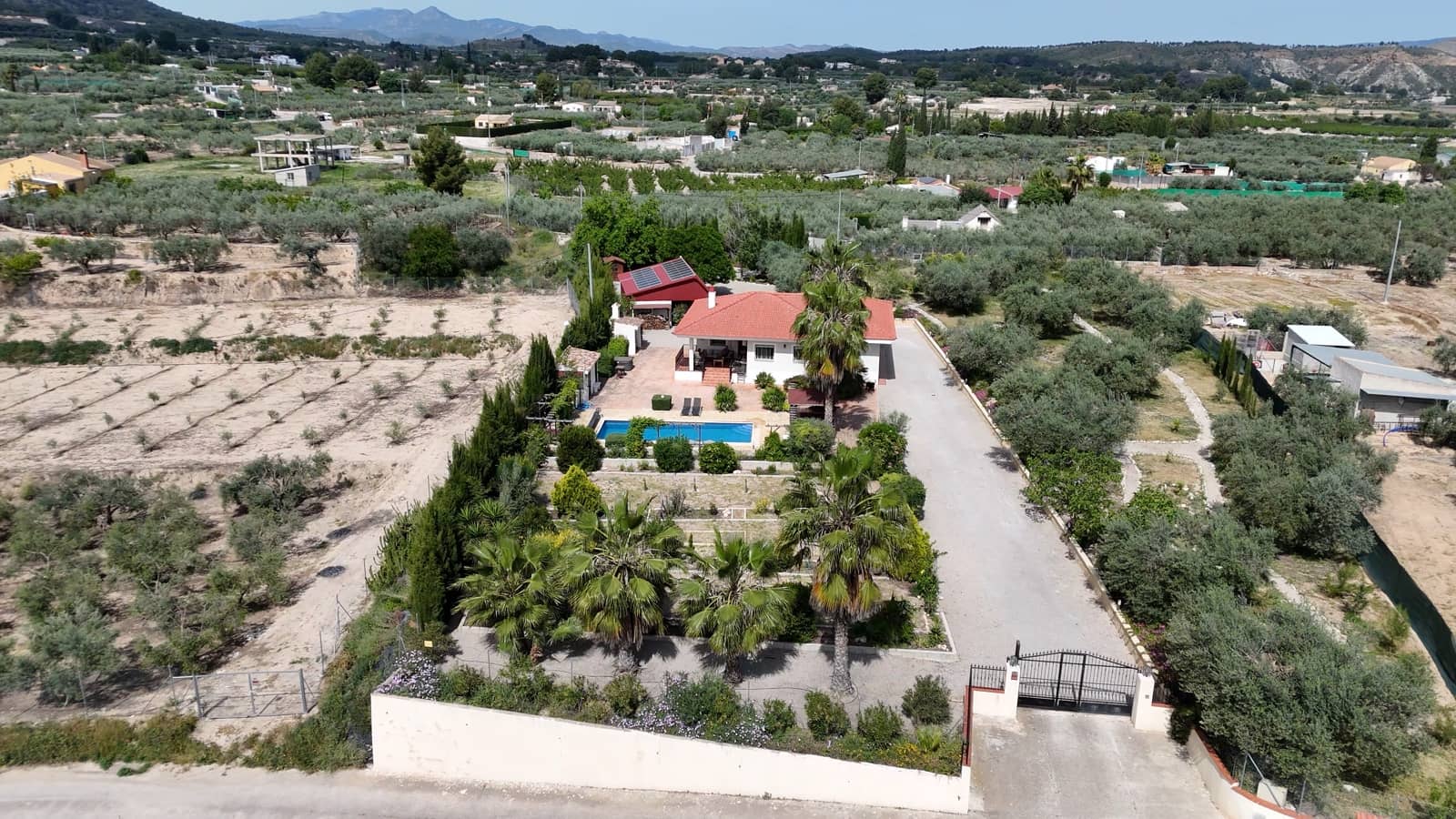 3 sovrum Villa till salu i Calasparra med pool garage - 365 000 € (Ref: 9818647)