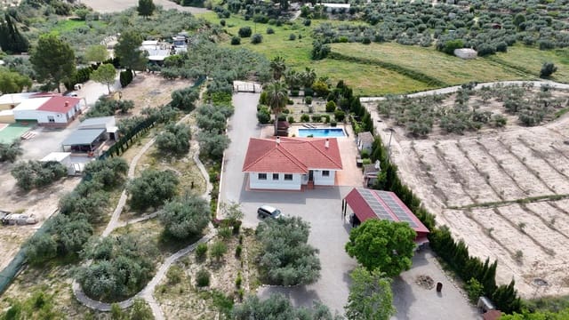 3 slaapkamer Villa te koop in Calasparra met zwembad garage - € 365.000 (Ref: 9818647)