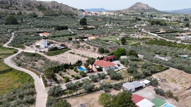 3 slaapkamer Villa te koop in Calasparra met zwembad garage - € 365.000 (Ref: 9818647)