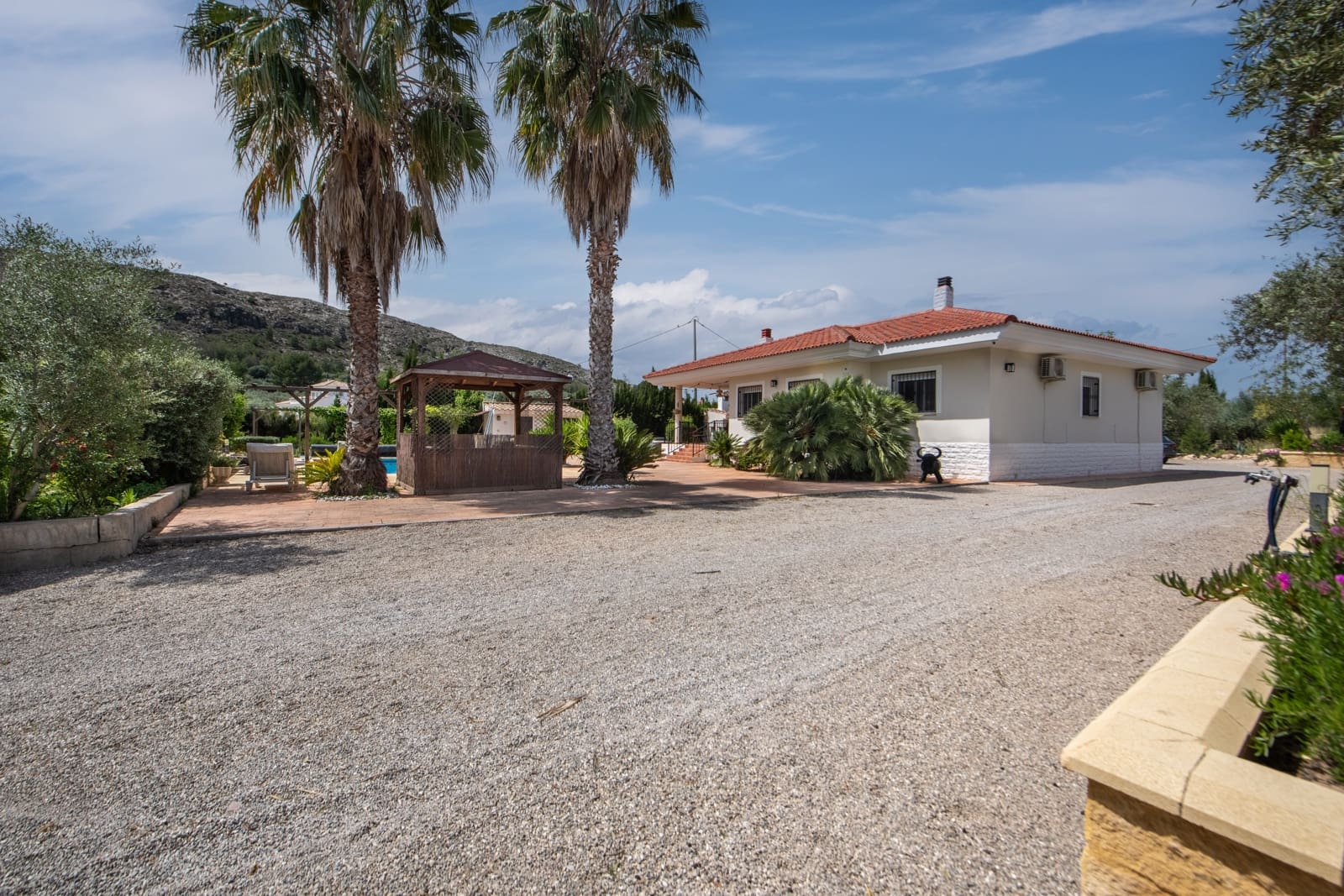 3 sovrum Villa till salu i Calasparra med pool garage - 365 000 € (Ref: 9818647)