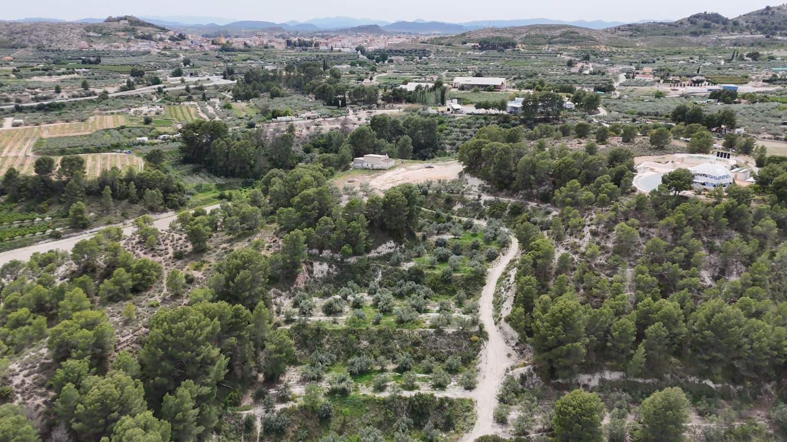 Ubebygd land til salgs i Calasparra - € 2 100 000 (Ref: 9899866)