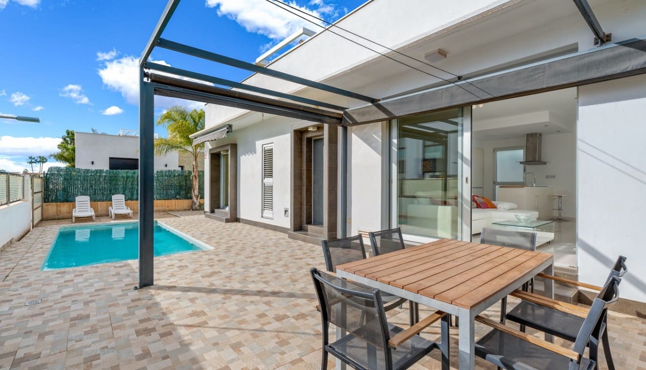 3 bedroom Villa for sale in Rojales with pool garage - € 410,000 (Ref: 9759596)