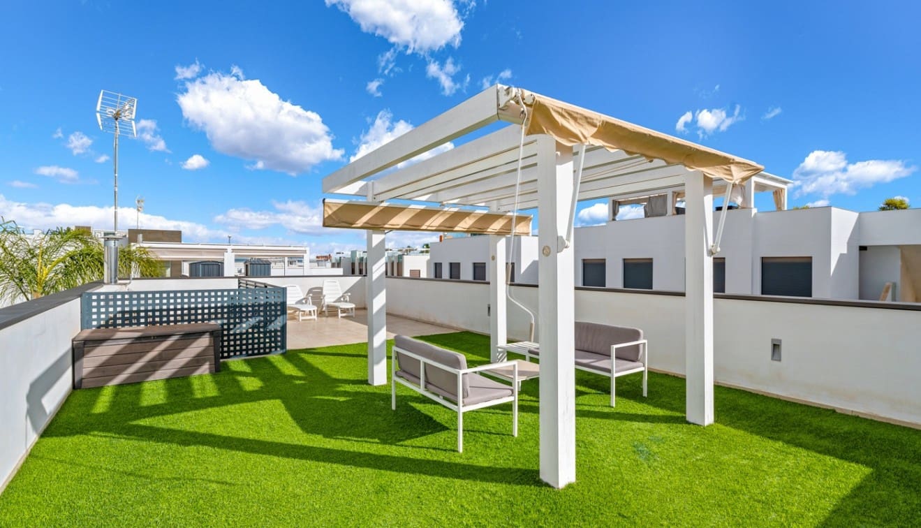 3 bedroom Villa for sale in Rojales with pool garage - € 410,000 (Ref: 9759596)