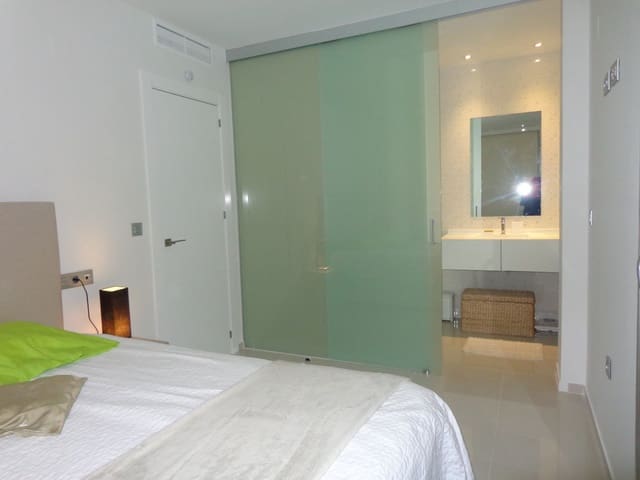 Chalet de 3 habitaciones en Rojales en venta con piscina garaje - 410.000 € (Ref: 9759596)