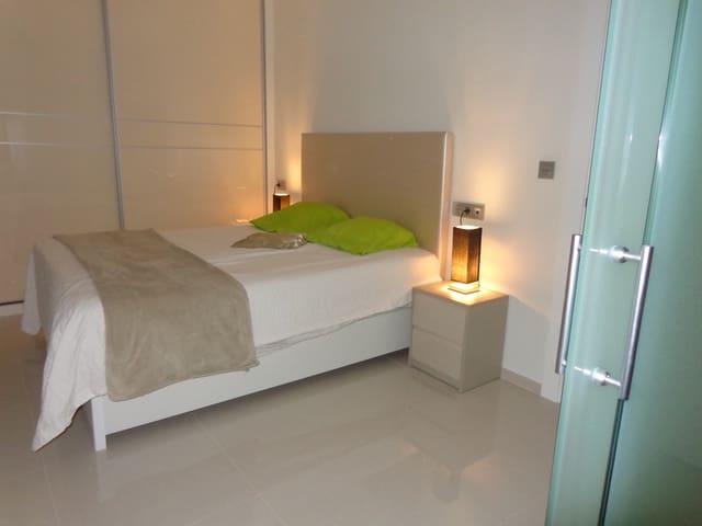 Chalet de 3 habitaciones en Rojales en venta con piscina garaje - 410.000 € (Ref: 9759596)