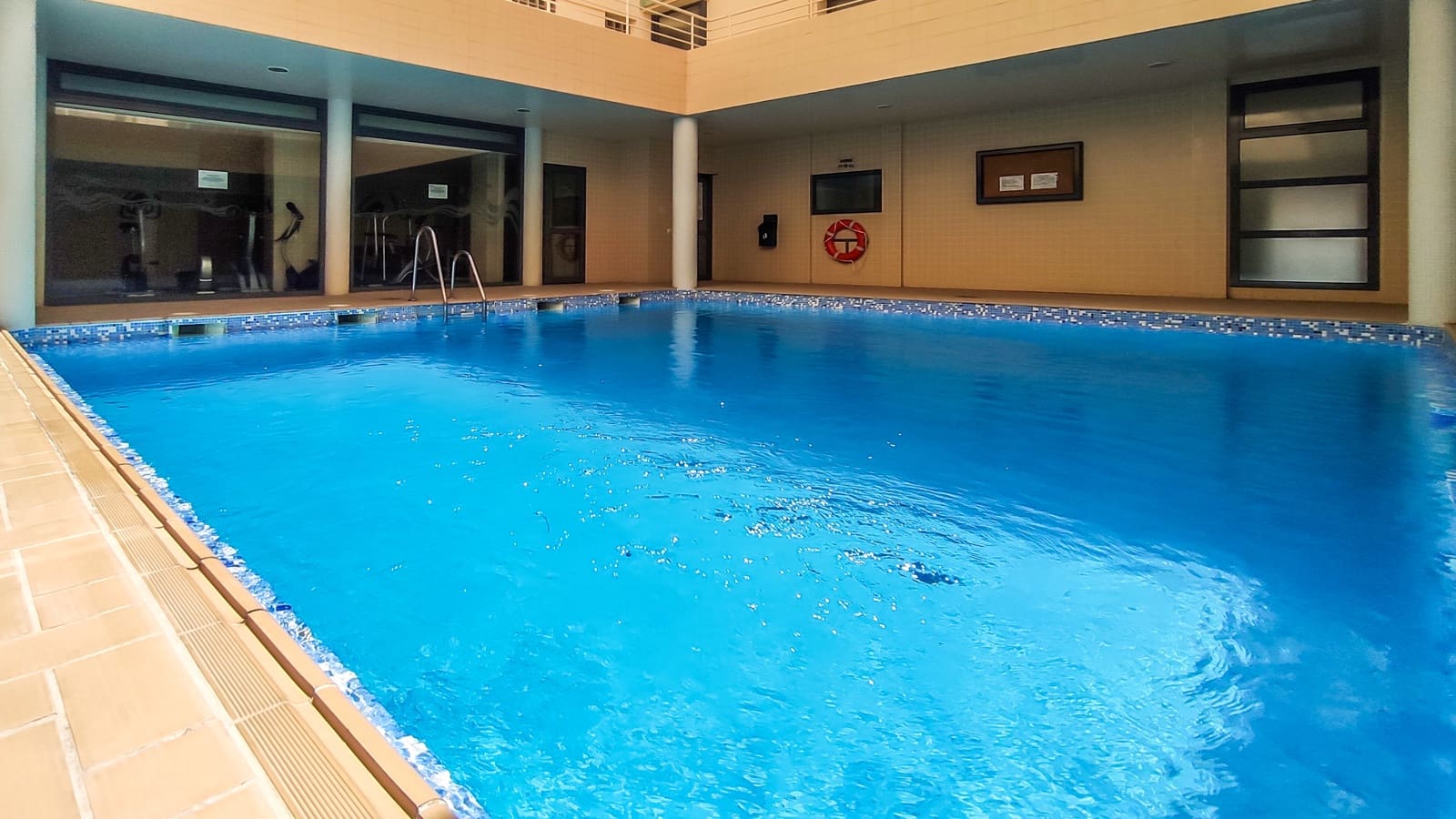 2 soveværelse Penthouse til salg i Roquetas de Mar med swimmingpool garage - € 240.000 (Ref: 9750920)