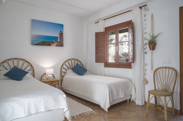 8 sovrum Finca/Hus på landet till salu i Tarifa med garage - 800 000 € (Ref: 9777215)