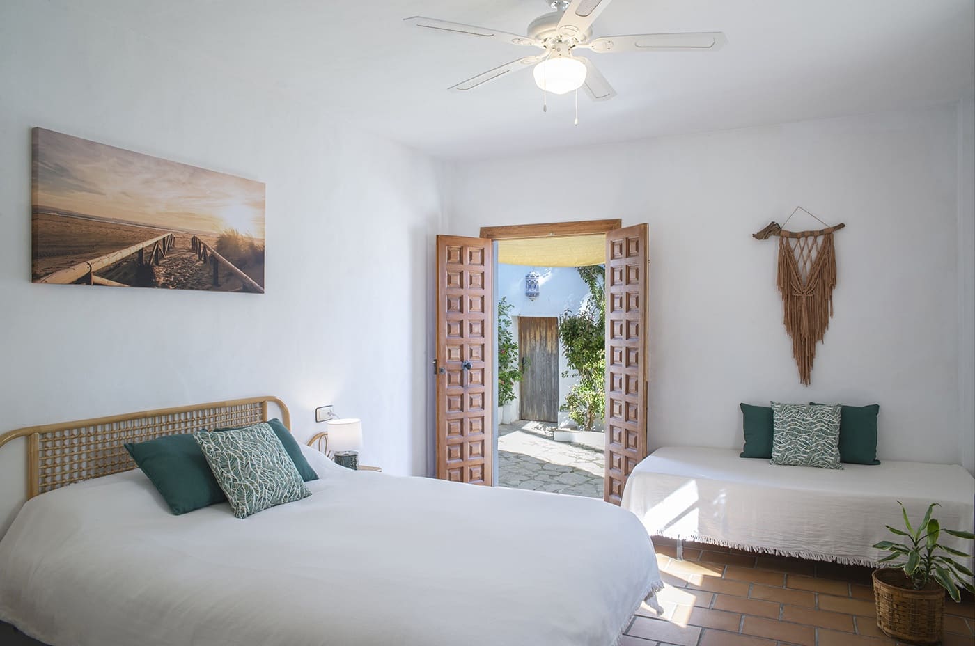 8 bedroom Finca/Country House for sale in Tarifa with garage - € 800,000 (Ref: 9777215)